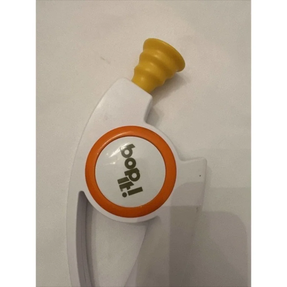 Talking Handheld Electronic Bop It‎ Game 2018 Hasbro Toy Game Sound Twist & Turn